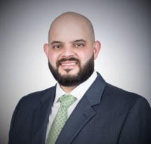 Roberto M Vazquez